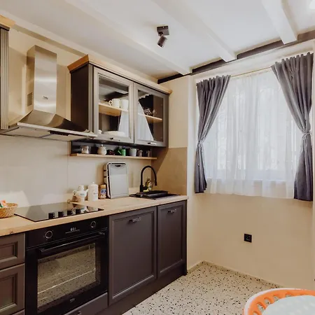 Apartment Twenty 5